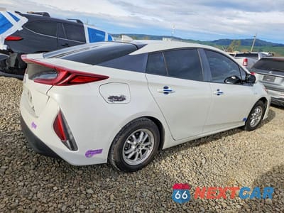 Trzecie zdjęcie samochodu z tyłu: 2019 TOYOTA PRIUS PRIME PLUS VIN:JTDKARFP6K3118781 - miniatura