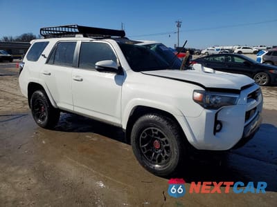 Czwarte zdjęcie samochodu z boku: 2024 TOYOTA 4RUNNER TRD OFF-ROAD PREMIUM VIN:JTERU5JR7R6243428 - miniatura