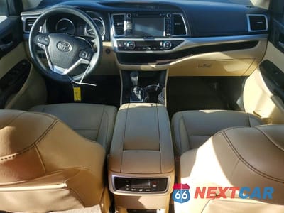 Zdjęcie 8 z 13 samochodu: 2016 TOYOTA HIGHLANDER XLE VIN:5TDJKRFH8GS292102 - miniatura