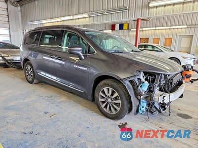 Czwarte zdjęcie samochodu z boku: 2019 CHRYSLER PACIFICA TOURING L PLUS VIN:2C4RC1EG4KR629652 - miniatura