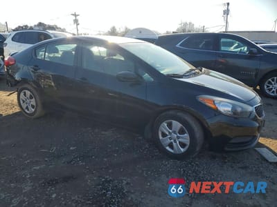 Czwarte zdjęcie samochodu z boku: 2016 KIA FORTE LX VIN:KNAFK4A67G5501380 - miniatura