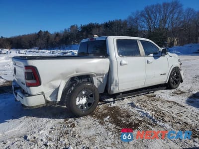 Trzecie zdjęcie samochodu z tyłu: 2021 RAM 1500 LIMITED VIN:1C6SRFHT0MN816982 - miniatura
