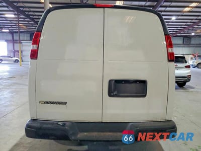 Zdjęcie 6 z 13 samochodu: 2021 CHEVROLET EXPRESS 2500 CARGO ** CLN TITLE * PRI FLEET ** VIN:1GCWGAFP4M1175481 - miniatura