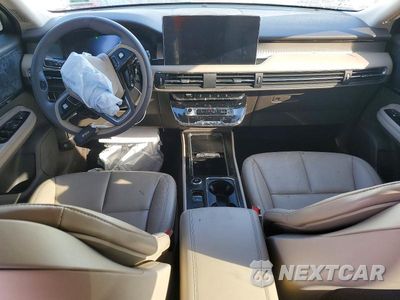 Zdjęcie 8 z 12 samochodu: 2023 LINCOLN CORSAIR VIN:5LMCJ1CA0PUL04512 - miniatura