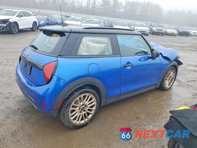 Trzecie zdjęcie samochodu z tyłu: 2025 MINI COOPER BASE VIN:WMW13GD06S2W48848 - miniatura
