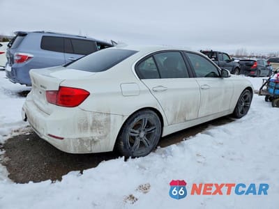 Trzecie zdjęcie samochodu z tyłu: 2014 BMW 328 XI VIN:WBA3B3C50EJ979162 - miniatura