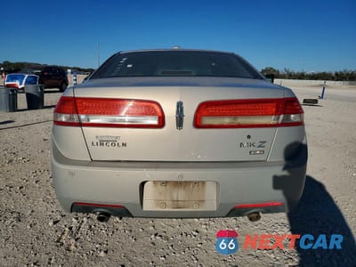 Zdjęcie 6 z 13 samochodu: 2010 LINCOLN MKZ VIN:3LNHL2JC3AR602418 - miniatura
