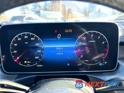 Piąte zdjęcie samochodu w środku: 2023 MERCEDES-BENZ C 300 VIN:W1KAF4GB3PR116256 - miniatura