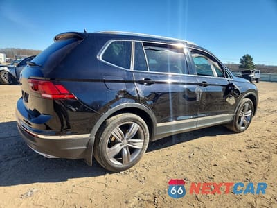 Trzecie zdjęcie samochodu z tyłu: 2021 VOLKSWAGEN TIGUAN SE VIN:3VV3B7AX2MM146545 - miniatura