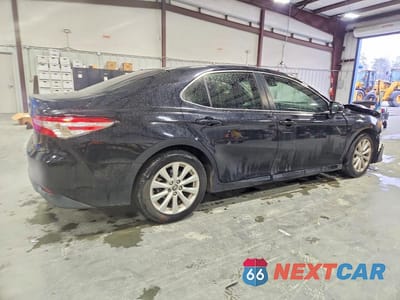 Trzecie zdjęcie samochodu z tyłu: 2018 TOYOTA CAMRY LE VIN:JTNB11HK9J3068293 - miniatura