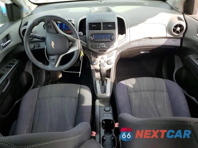 Zdjęcie 8 z 11 samochodu: 2012 CHEVROLET SONIC LT VIN:1G1JC6SH8C4196079 - miniatura