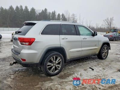 Trzecie zdjęcie samochodu z tyłu: 2011 JEEP GRAND CHEROKEE LAREDO VIN:1J4RR4GG6BC675967 - miniatura