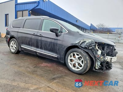 Czwarte zdjęcie samochodu z boku: 2019 CHRYSLER PACIFICA TOURING L PLUS VIN:2C4RC1EG9KR569335 - miniatura