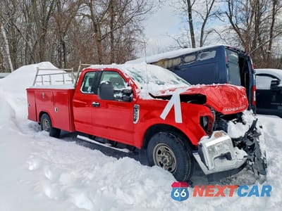 Czwarte zdjęcie samochodu z boku: 2019 FORD F350 VIN:1FD8X3E6XKEF20799 - miniatura