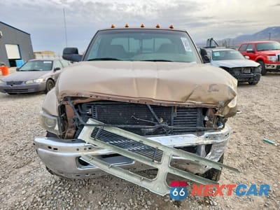 Piąte zdjęcie samochodu w środku: 2001 DODGE RAM 2500 VIN:3B7KF23711G742528 - miniatura