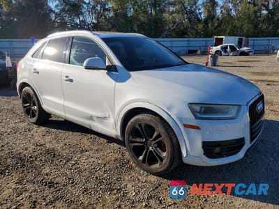 Czwarte zdjęcie samochodu z boku: 2015 AUDI Q3 PRESTIGE VIN:WA1FFCFS7FR010686 - miniatura