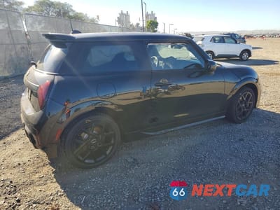 Trzecie zdjęcie samochodu z tyłu: 2026 MINI COOPER S VIN:WMW23GD00T2Y08602 - miniatura