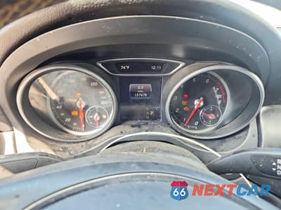 Zdjęcie 9 z 12 samochodu: 2018 MERCEDES-BENZ CLA 250 VIN:WDDSJ4EB8JN506127 - miniatura