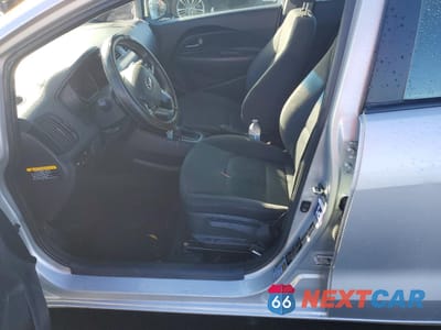 Zdjęcie 7 z 12 samochodu: 2013 KIA RIO 5-DOOR LX VIN:KNADM5A33D6225606 - miniatura