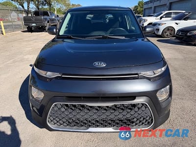 Piąte zdjęcie samochodu w środku: 2020 KIA SOUL LX VIN:KNDJ23AU7L7011770 - miniatura