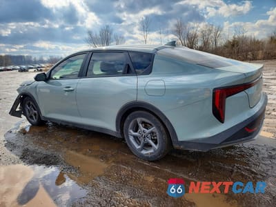 Drugie zdjęcie samochodu z przodu: 2025 KIA K4 LXS VIN:3KPFT4DE4SE042860 - miniatura
