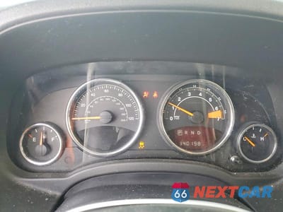 Zdjęcie 9 z 13 samochodu: 2014 JEEP COMPASS LATITUDE VIN:1C4NJDEB0ED688182 - miniatura