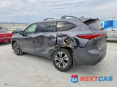 Drugie zdjęcie samochodu z przodu: 2022 TOYOTA HIGHLANDER XLE VIN:5TDGZRBH4NS183306 - miniatura