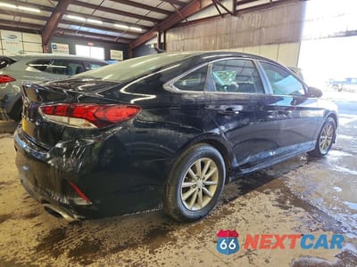 Trzecie zdjęcie samochodu z tyłu: 2018 HYUNDAI SONATA SE VIN:5NPE24AF0JH647691 - miniatura