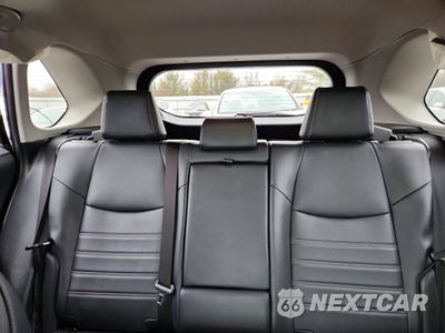 Zdjęcie 10 z 14 samochodu: 2025 TOYOTA RAV4 XLE PREMIUM VIN:JTMB6RFV7SD157230 - miniatura