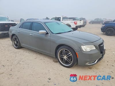 Czwarte zdjęcie samochodu z boku: 2017 CHRYSLER 300C VIN:2C3CCAET1HH625807 - miniatura
