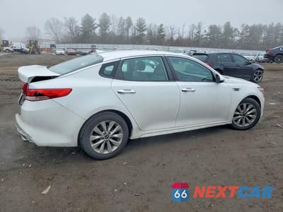 Trzecie zdjęcie samochodu z tyłu: 2018 KIA OPTIMA LX VIN:5XXGT4L34JG254037 - miniatura