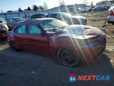 Czwarte zdjęcie samochodu z boku: 2018 ALFA ROMEO GIULIA TI Q4 VIN:ZARFAEEN1J7596999 - miniatura