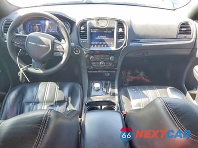 Zdjęcie 8 z 12 samochodu: 2023 CHRYSLER 300 S VIN:2C3CCABGXPH585216 - miniatura