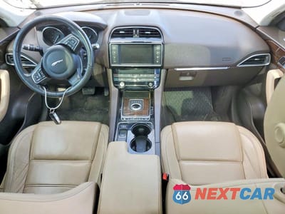 Zdjęcie 8 z 12 samochodu: 2017 JAGUAR F-PACE PRESTIGE VIN:SADCK2BV2HA894931 - miniatura