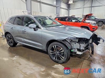 Czwarte zdjęcie samochodu z boku: 2019 VOLVO XC60 T5 VIN:LYV102RK9KB191668 - miniatura