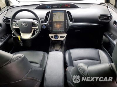 Zdjęcie 8 z 13 samochodu: 2018 TOYOTA PRIUS PRIME VIN:JTDKARFP4J3068641 - miniatura