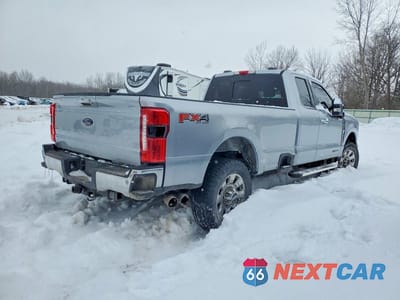 Trzecie zdjęcie samochodu z tyłu: 2023 FORD F350 SUPER DUTY VIN:1FT8X3BT9PEE08730 - miniatura