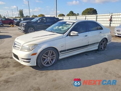 2012 MERCEDES-BENZ C 250 WDDGF4HB7CR211745 - główne zdjęcie licytacji z USA - miniatura