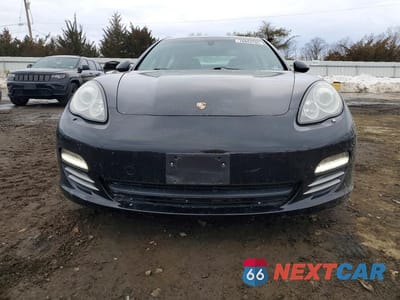 Piąte zdjęcie samochodu w środku: 2013 PORSCHE PANAMERA 2 VIN:WP0AA2A73DL013788 - miniatura
