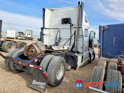 Czwarte zdjęcie samochodu z boku: 2024 VOLVO VNL SEMI TRUCK VIN:4V4NC9EH7RN629002 - miniatura
