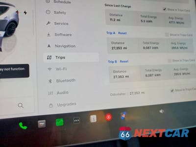 Zdjęcie 9 z 11 samochodu: 2022 TESLA MODEL Y VIN:7SAYGDEF6NF489373 - miniatura