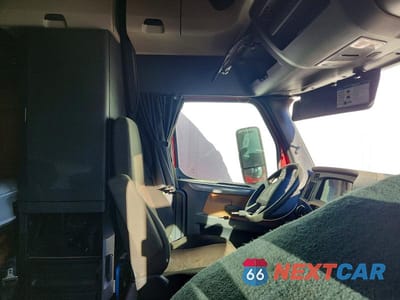 Piąte zdjęcie samochodu w środku: 2021 FREIGHTLINER CASCADIA 126 SEMI TRUCK VIN:3AKJHHDR9MSMG7953 - miniatura