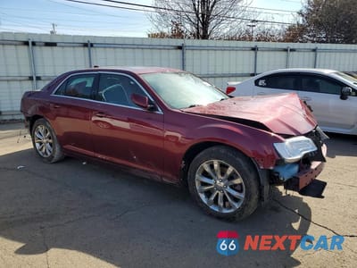 Czwarte zdjęcie samochodu z boku: 2017 CHRYSLER 300 LIMITED VIN:2C3CCARGXHH521913 - miniatura