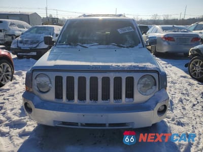 Piąte zdjęcie samochodu w środku: 2010 JEEP PATRIOT LIMITED VIN:1J4NF4GBXAD501680 - miniatura