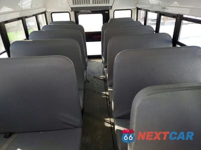 Zdjęcie 6 z 10 samochodu: 2017 CHEVROLET EXPRESS SCHOOL BUS VIN:1HA3GRBGXHN001416 - miniatura