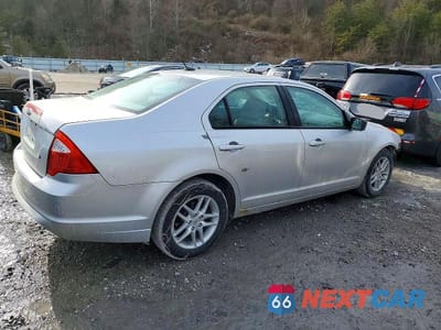 Trzecie zdjęcie samochodu z tyłu: 2012 FORD FUSION S VIN:3FAHP0GA2CR141448 - miniatura