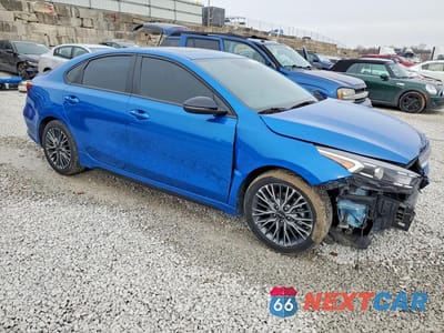 Czwarte zdjęcie samochodu z boku: 2023 KIA FORTE GT-LINE VIN:3KPF54AD2PE609970 - miniatura