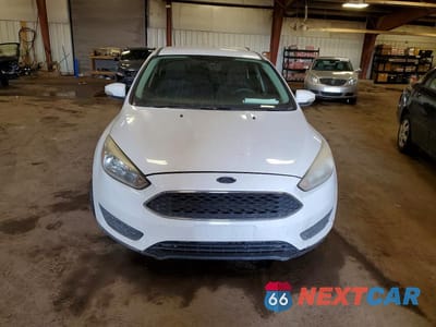 Piąte zdjęcie samochodu w środku: 2015 FORD FOCUS SE VIN:1FADP3F22FL323244 - miniatura