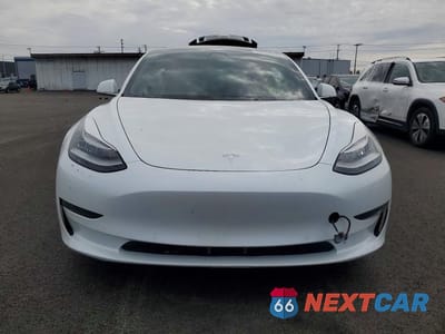 Piąte zdjęcie samochodu w środku: 2019 TESLA MODEL 3 VIN:5YJ3E1EB8KF393748 - miniatura