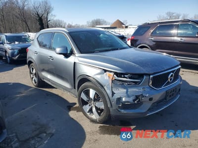 Czwarte zdjęcie samochodu z boku: 2019 VOLVO XC40 T5 MOMENTUM VIN:YV4162XZ0K2008199 - miniatura